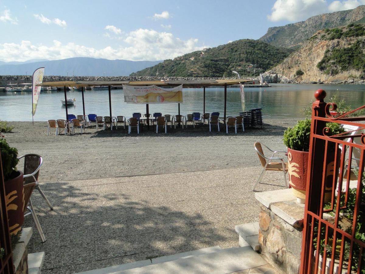 Porto Sabatiki Hotel Sampatiki Exterior photo